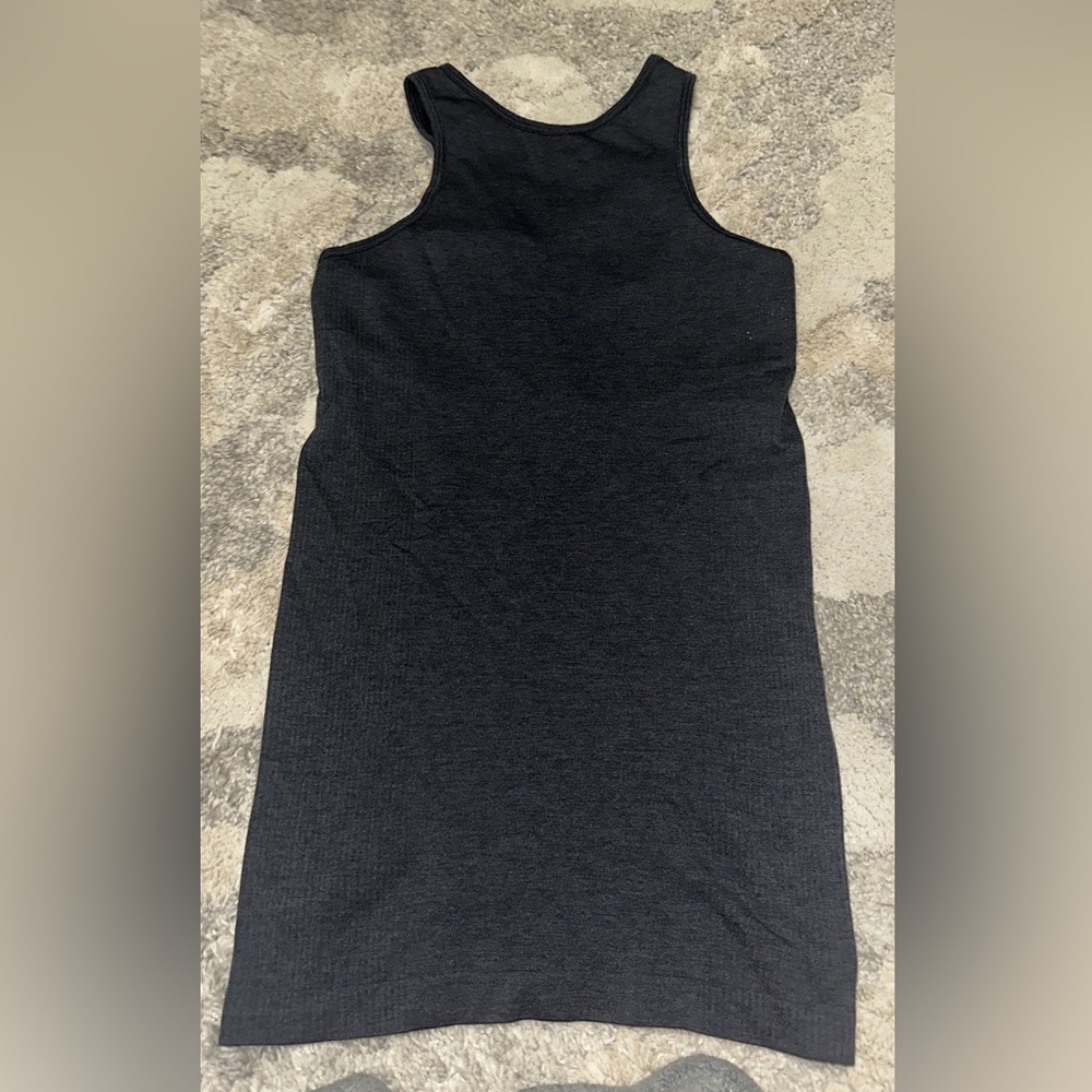 Lululemon high neck tank